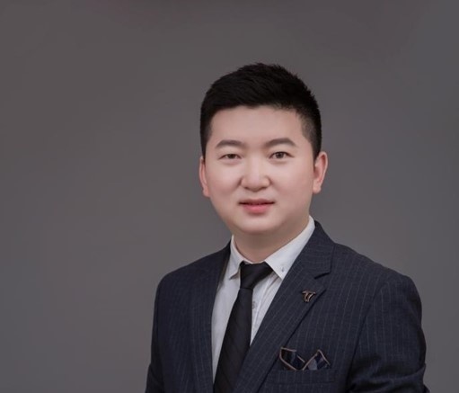 〖校友風(fēng)采〗魏茗：職場(chǎng)探索 華麗轉(zhuǎn)身